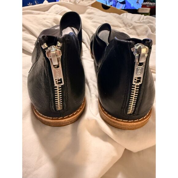 NWOB Sofft Evonne Flat Sandal in Black - Picture 4 of 12